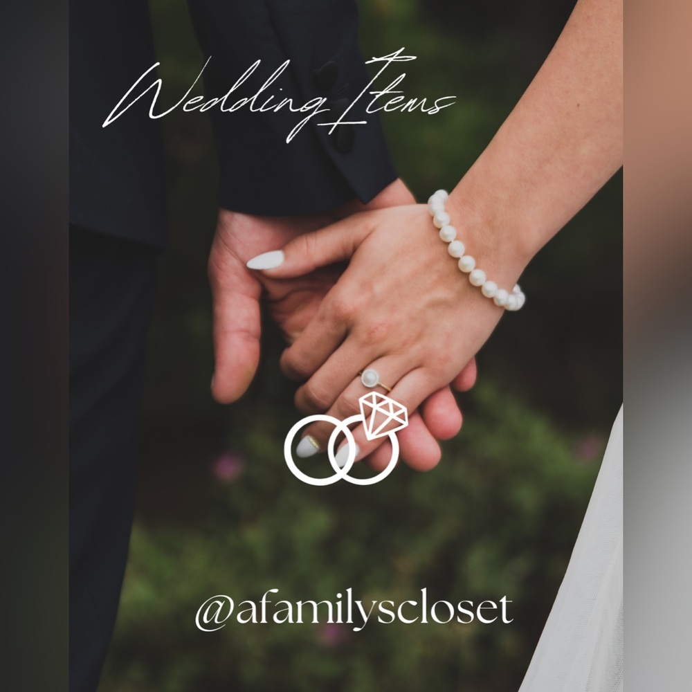 Shop our wedding items on Poshmark @afamilyscloset !